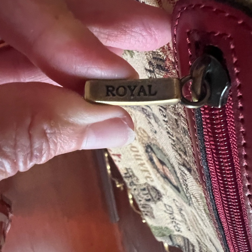 Royal Tapisserie Crossbody Bag with Parisian Motif - Picture 6 of 6